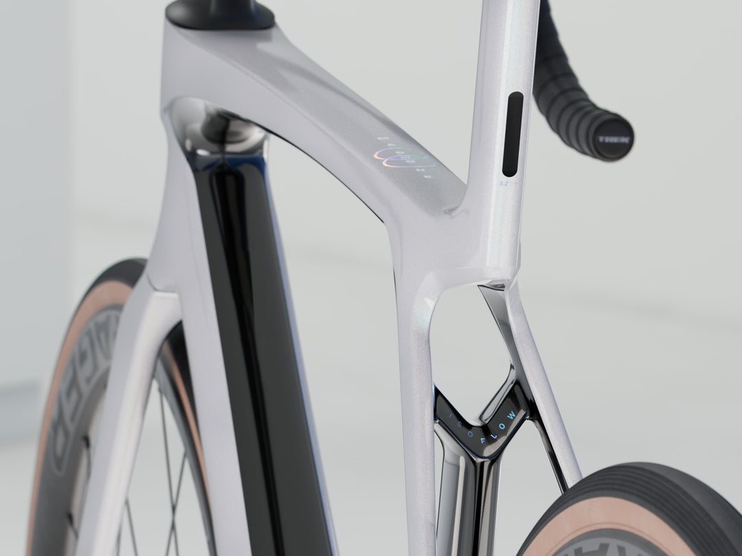 Madone SL 6 Gen 8 White Prismatic - Mackay Cycles - [product_SKU] - TREK