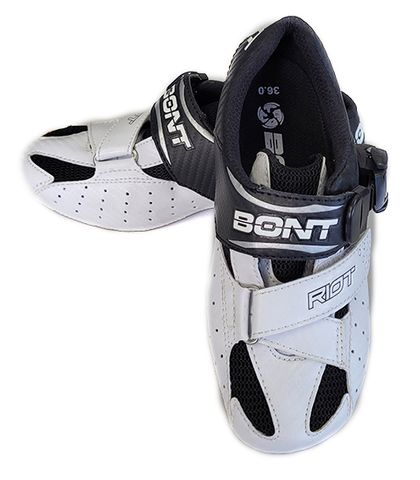 Riot Microfibre White/Black 36 - Mackay Cycles - [product_SKU] - BONT